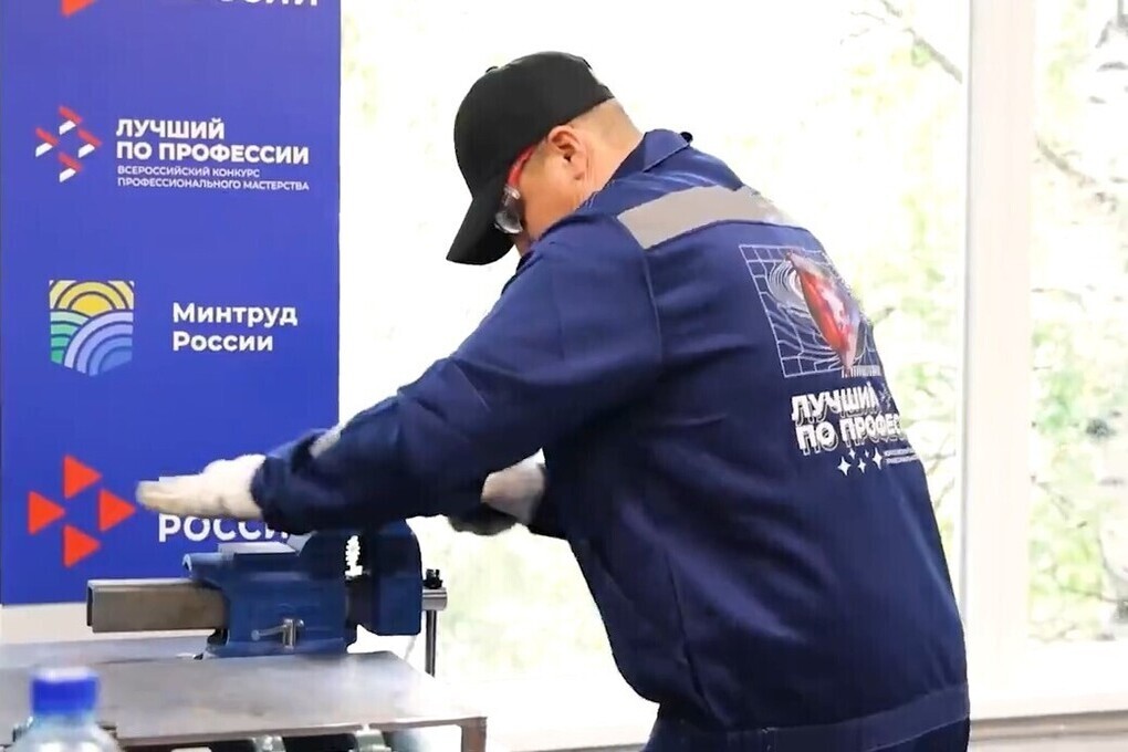 Евгений Брюханов из Чувашии вошел в число лучших слесарей-сборщиков страны