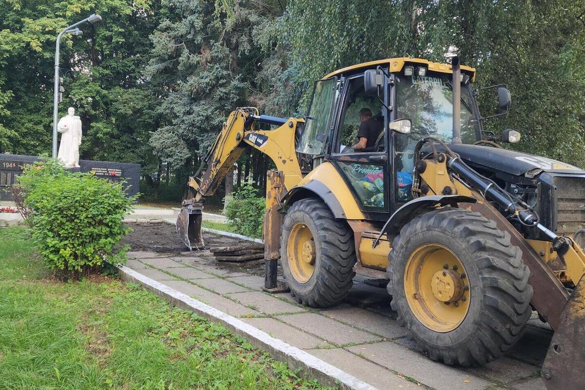 В Серпухове обновляют сквер на улице Крюкова