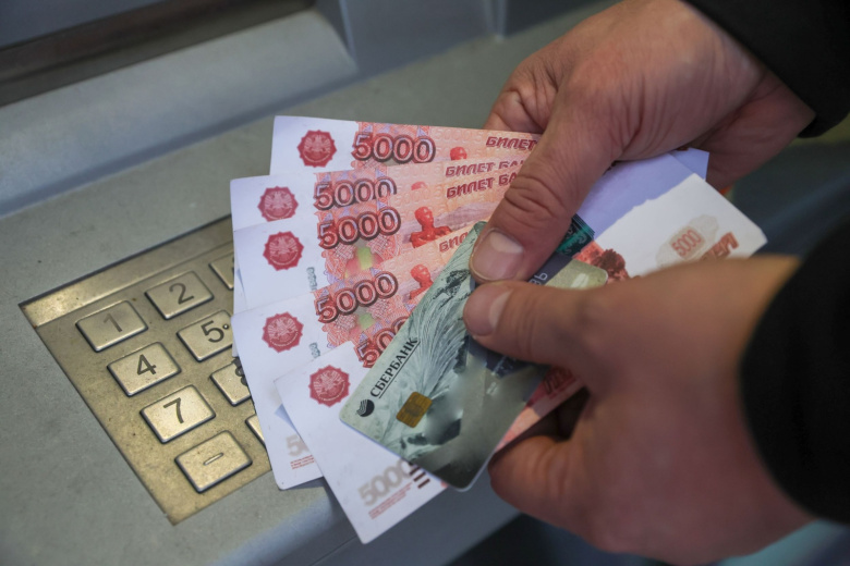 Доля просрочек по кредитным картам россиян снизилась