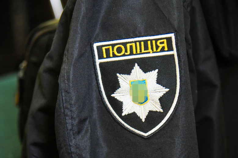 «Просили покрутиться»: украинец заявил о попытке полиции продать его дочь