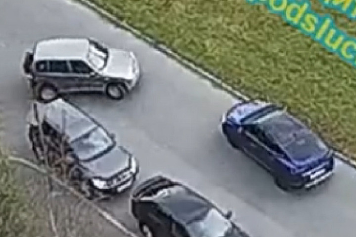 Автомобилисты устроили таран на улице Петрозаводска