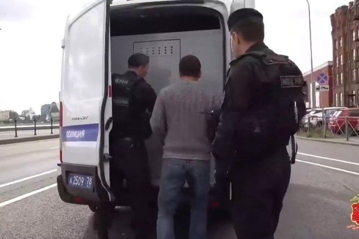 Экзамен на знание законов не сдали 22 человека в центре Петербурга