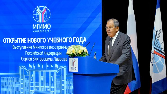 Россия не против доллара, но за бусы торговать не будет, заявил Лавров