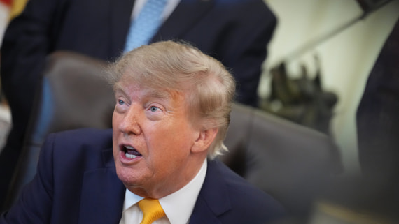 Трамп показал новую форму космических сил США в «нацистском стиле»