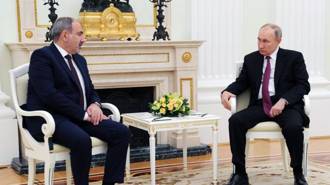 Пашинян принял приглашение Путина посетить Москву