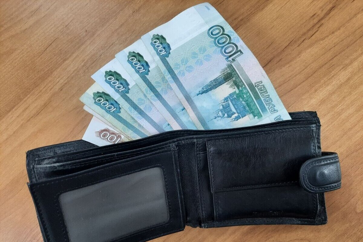 У пензенца, потерявшего на заправке кошелек, украли 25 тысяч рублей