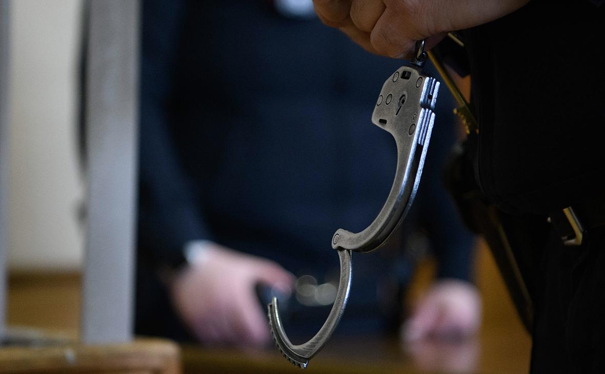 В Красноярске экс-полицейский получил 4 года за взятки от главреда Baza
