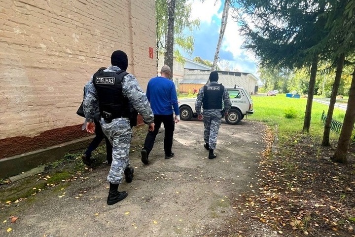 В Калуге должника по алиментам нашли в ЗАГСе