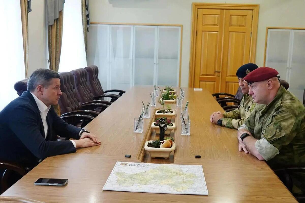 Генерал Росгвардии Вячеслав Пытков проверил безопасность избирательных участков в Брянской области