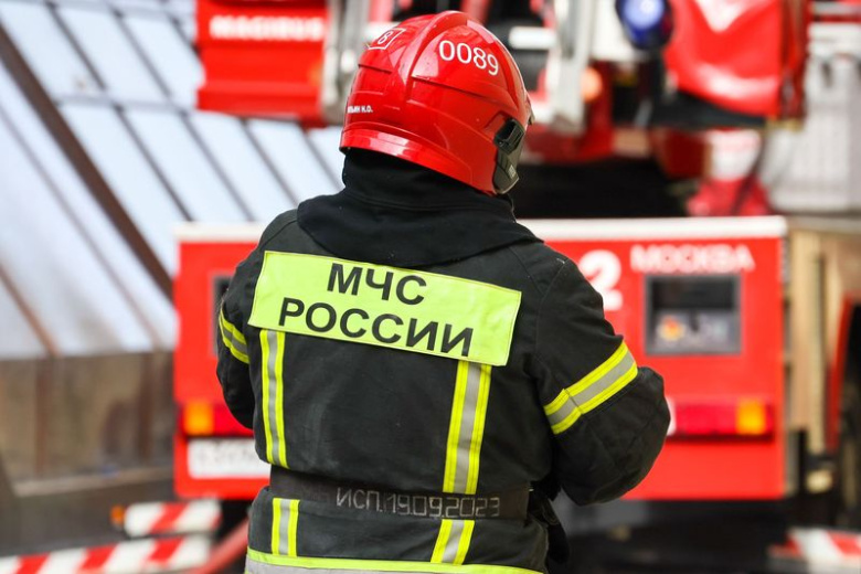 Спасатели эвакуировали порядка 150 человек из московского бизнес-центра