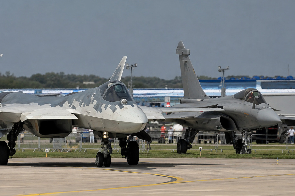 Эксперт оценил преимущества Су-57 в бою с французским Rafale