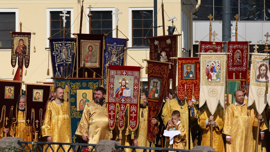В Петербурге перекроют Невский проспект на время крестного хода