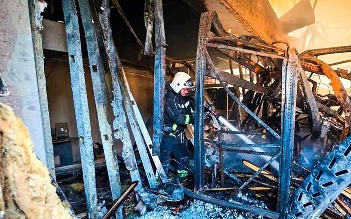 В Мариуполе после удара ВСУ загорелся торговый центр «Галактика»