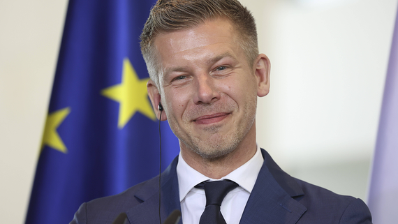 Мадьяр объявил о начале разработки новой конституции в Венгрии