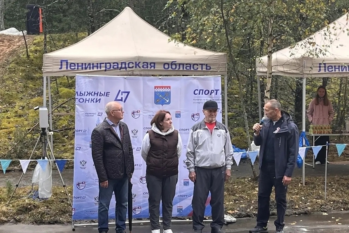 На 40-летней трассе в Кингисеппском районе прошло соревнование по лыжероллерам