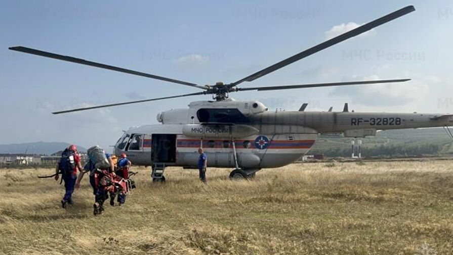 В Кабардино-Балкарии приостановили поиски попавших под лавину альпинистов