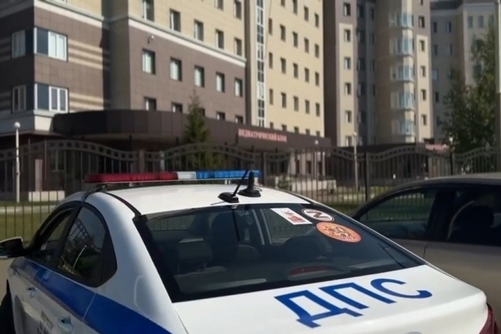 Хакасский госавтоинспектор помог принять роды на заправке перед службой
