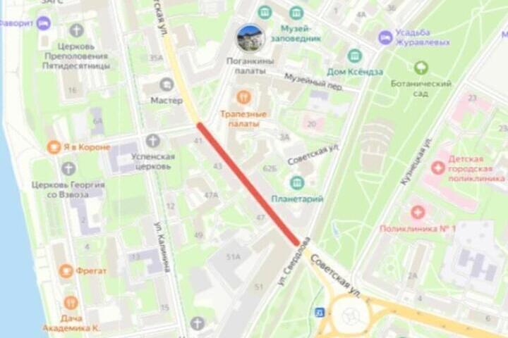 В Пскове продлили перекрытие участка дороги от улицы Некрасова до площади Победы