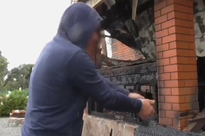 Семью с двумя детьми подожгли в доме в российском регионе