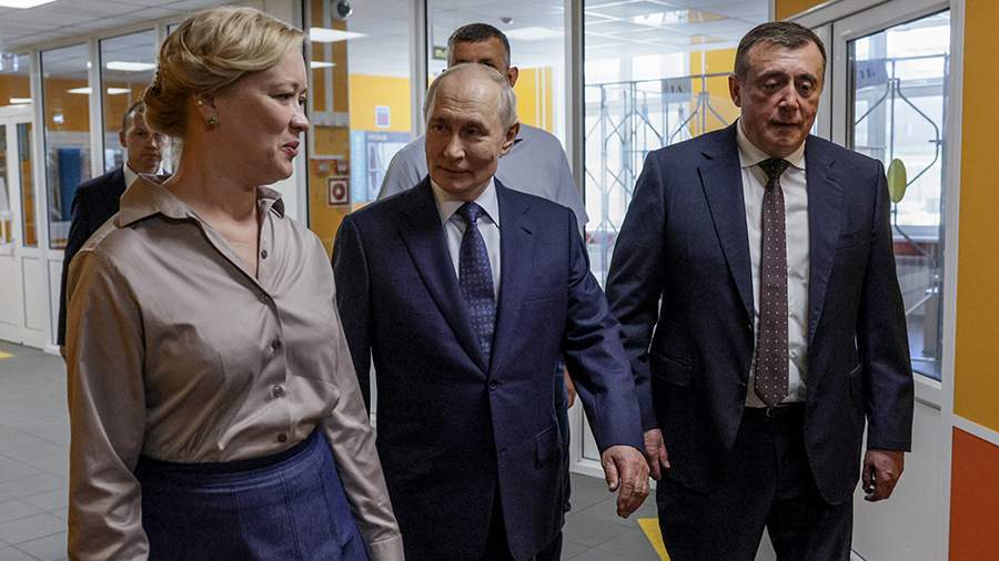 Путин впервые лично посетил Курильские острова. Главное