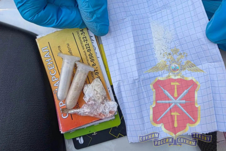 Пассажир «Киа Рио» в центре Тулы попался с наркотиками в крупном размере