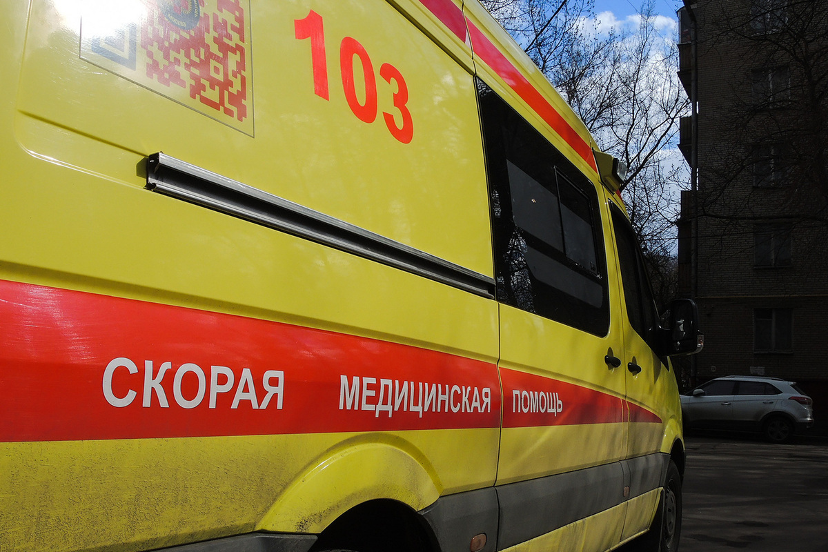 Ребенок выпал с балкона девятого этажа в российском городе