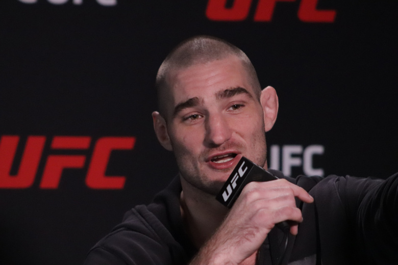 «Единственное, что исправит»: чемпион UFC призвал к революции в США