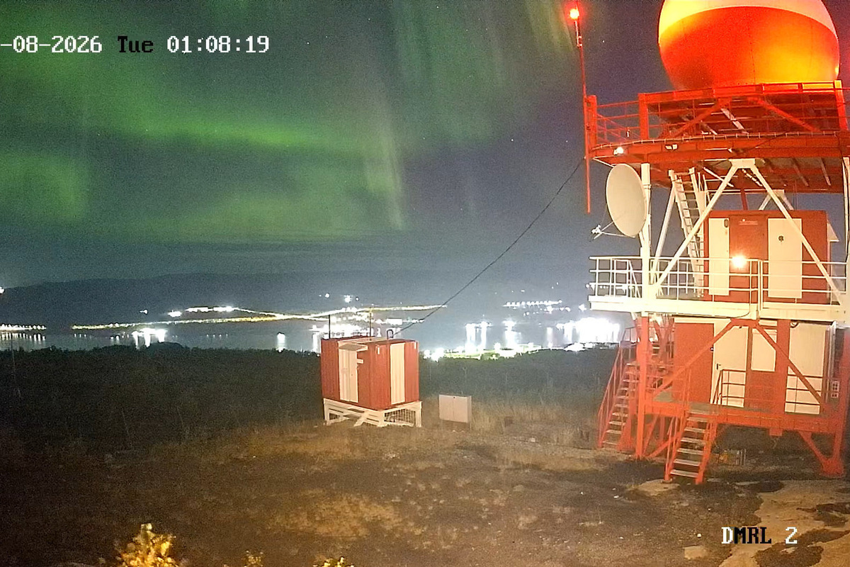 Зельеподобное северное сияние заметили над Мурманском