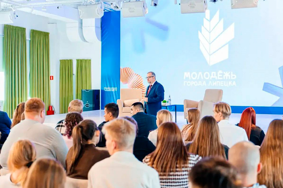 Глава Липецка встретился с молодежью: идеи и предложения на повестке дня