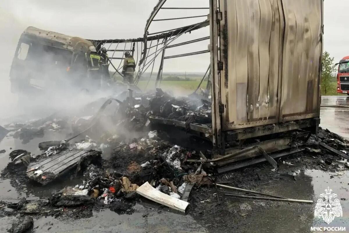 На трассе М-7 в Чебоксарском округе сгорела фура