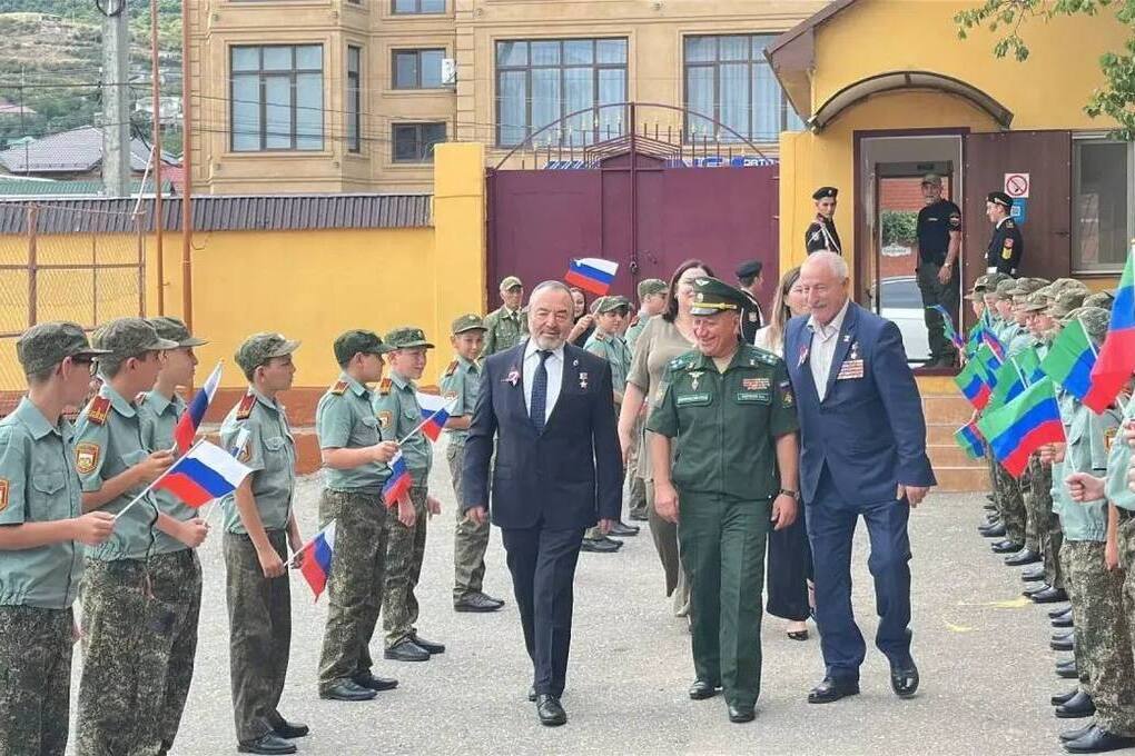 В Дагестане прошла «Вахта Героев Отечества» в восьми школах