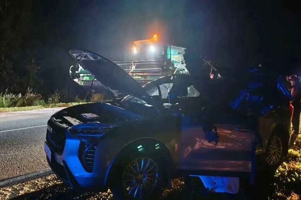 В Омской области водитель Haval погиб в ДТП с комбайном