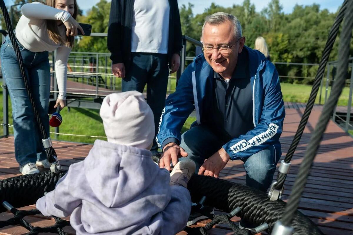 «Яблоку негде упасть»: калужский губернатор посетил Жиздру