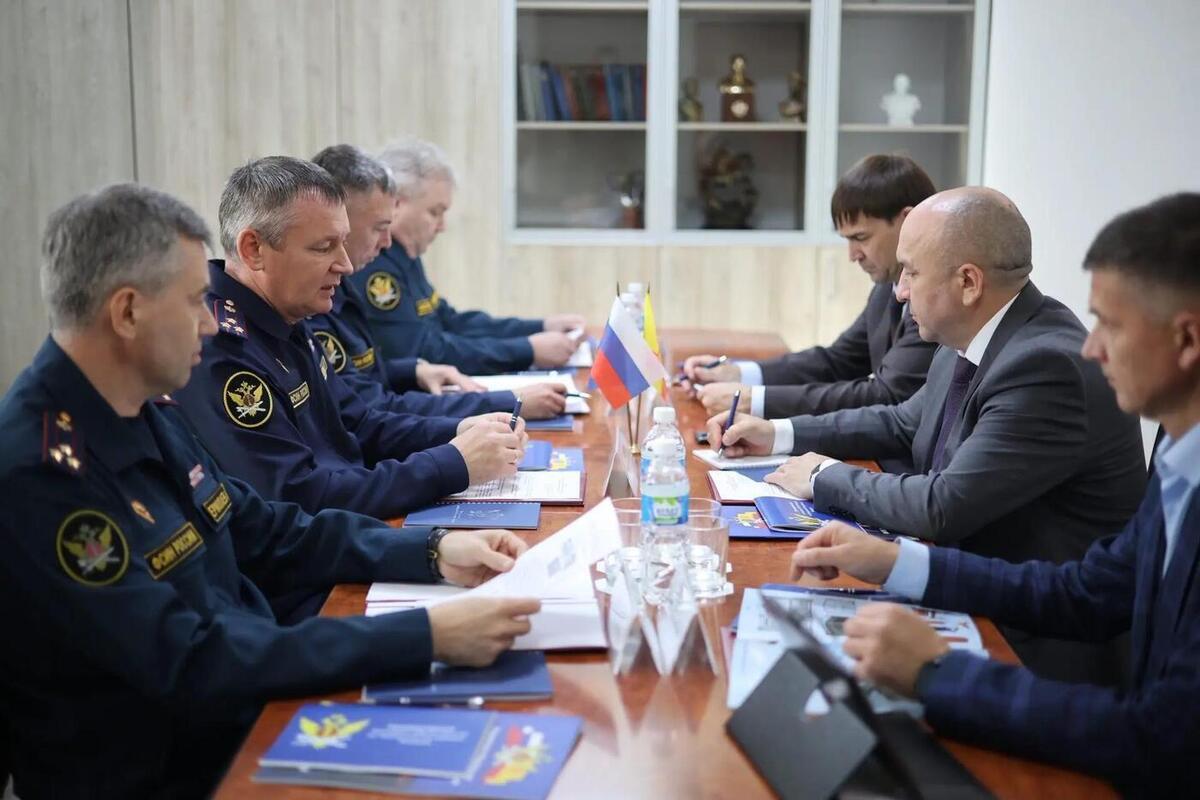 Сергей Артамонов обсудил развитие производств на площадках УФСИН