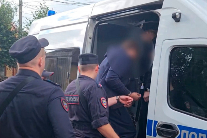 Брянские полицейские задержали подозреваемого в разбое, скрывавшегося 5 лет