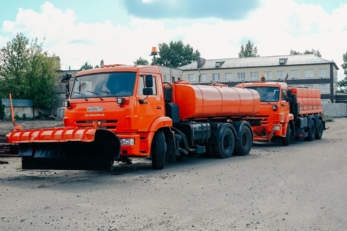 Курску из Москвы передали 33 единицы спецтехники для городского хозяйства