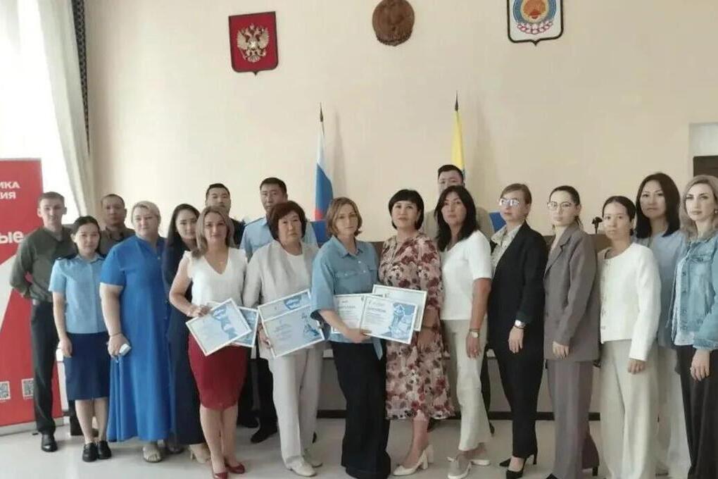 В Калмыкии отметили участников гранта Движения Первых
