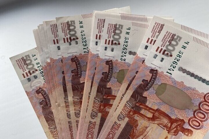 60 тысяч рублей присвоила сотрудница салона сотовой связи в Никольске