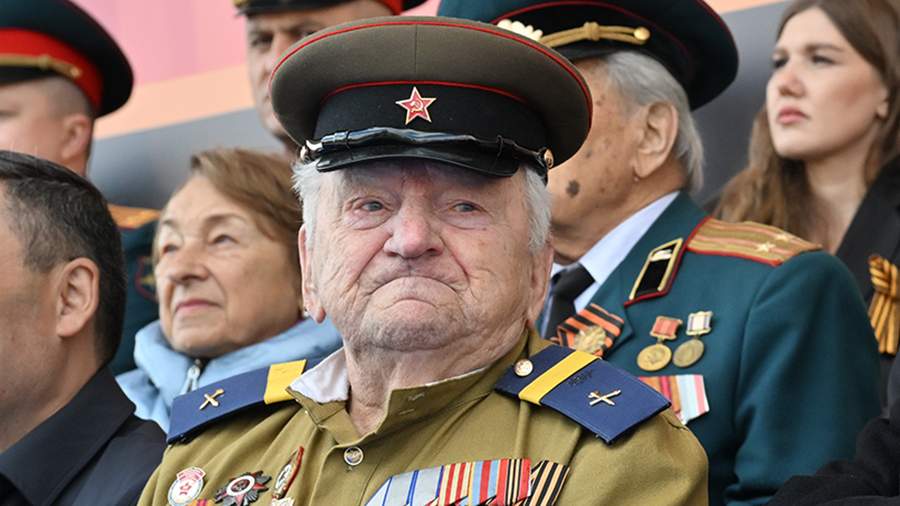Путин личной телеграммой поздравил со 101-летием ветерана ВОВ Знаменского