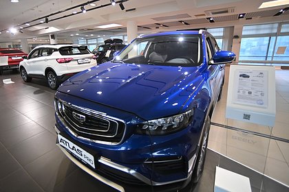 Сразу несколько автопроизводителей пересмотрели цены на машины в России