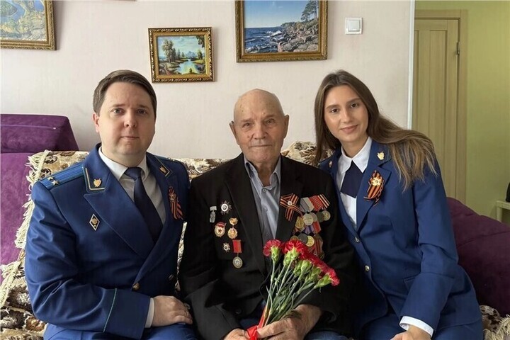 Ветерану ВОВ из Красноярска Семену Гришанову исполнился 101 год