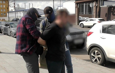 ФСБ показала задержание экс-сотрудника охраны посольства Британии