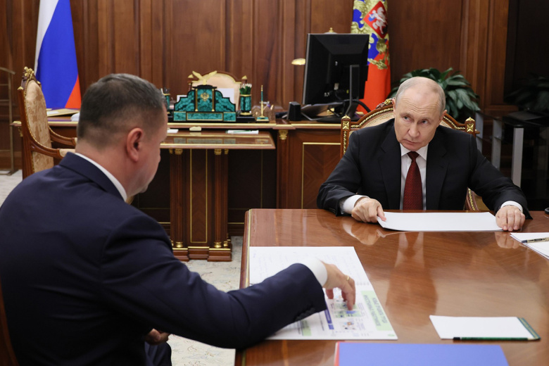 Путин указал на первостепенные интересы при решении вопросов с мигрантами