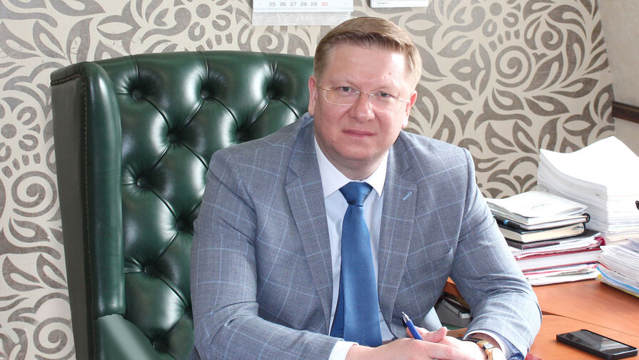 "Плевался и оскорблял": российского депутата наказали за нападение на журналиста