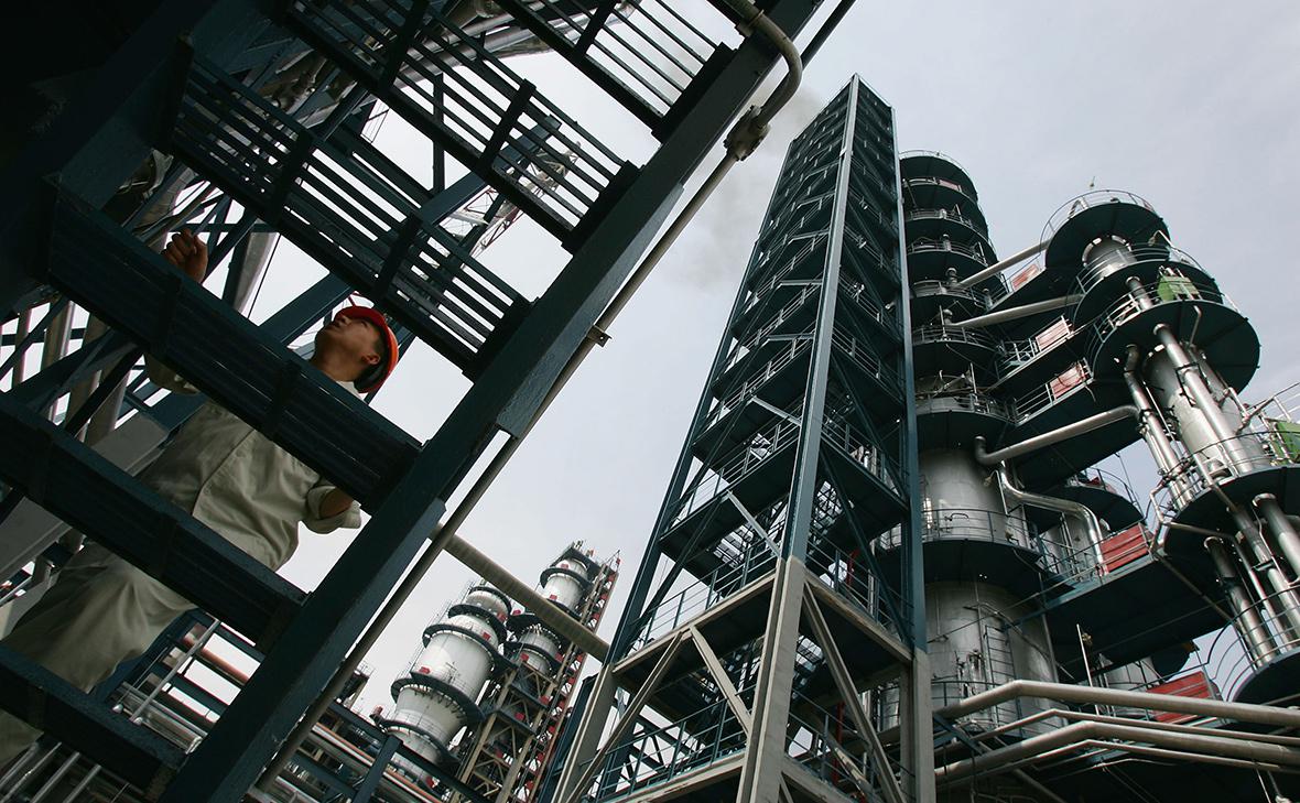 Bloomberg узнал о скупке Китаем нефти из России из-за нехватки вариантов