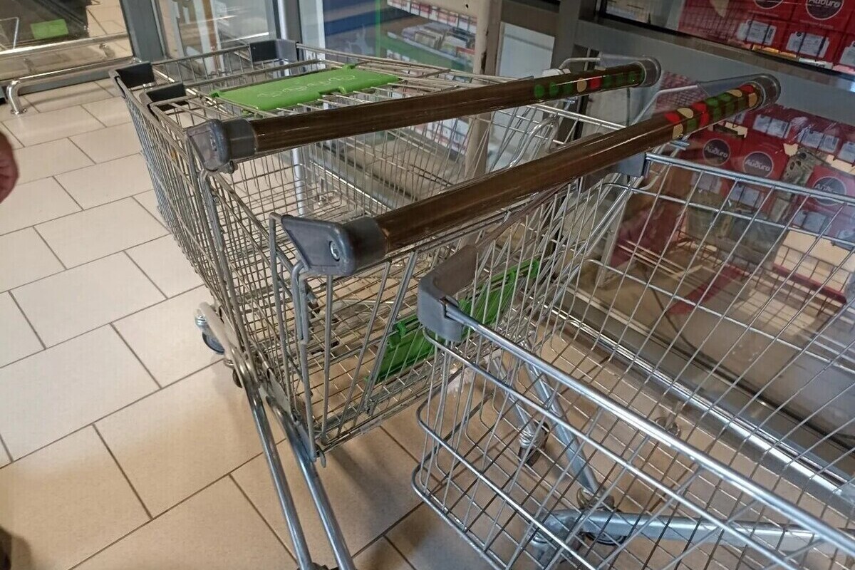Мигрантка избила подростка в продуктовом на Ленсовета