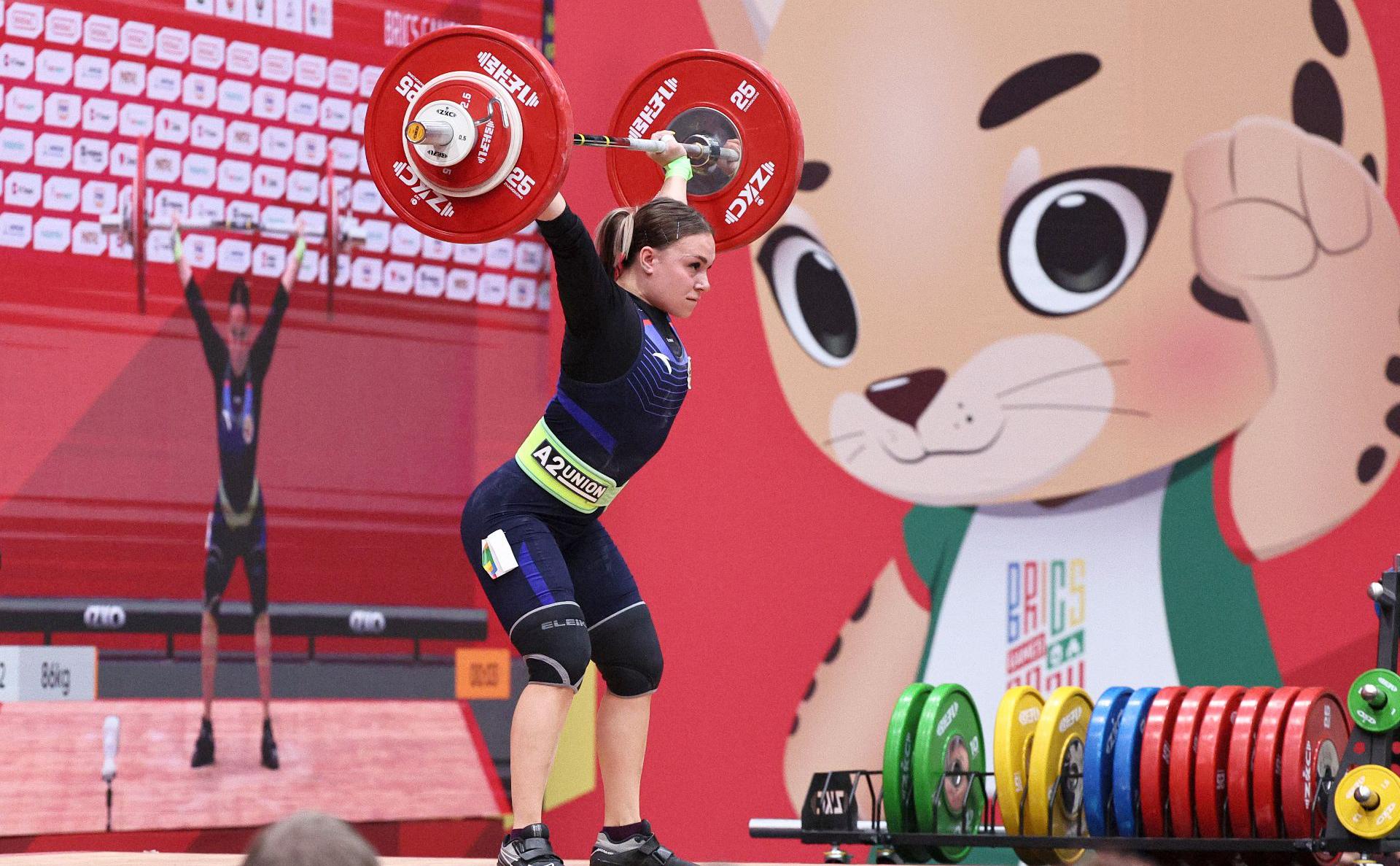Штангистке сделали предложение после победы на чемпионате России
