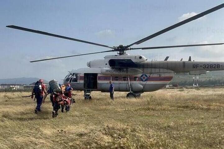 Тело еще одного альпиниста нашли спасатели после снежно-ледового обвала в Безенги