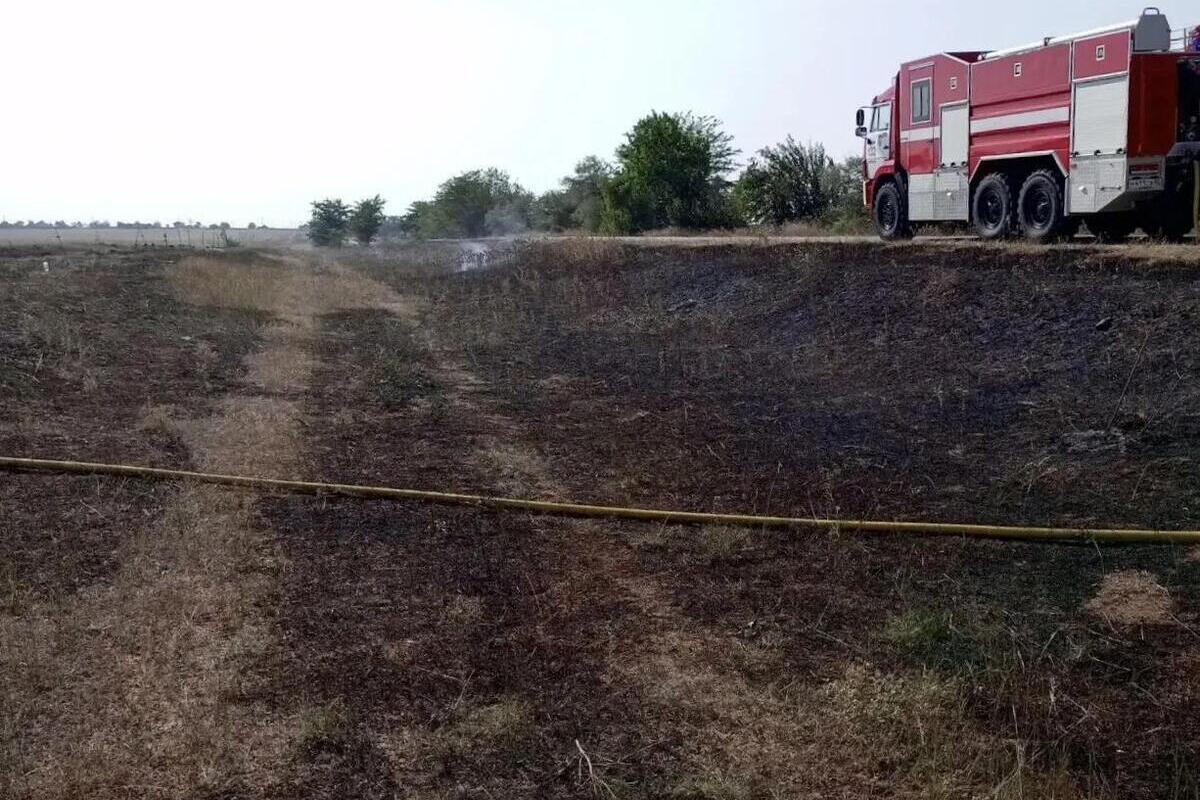 В Раздольненском районе потушили возгорание сухой травы