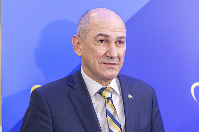 Премьер Словении раскрыл правду о кладбищах Украины